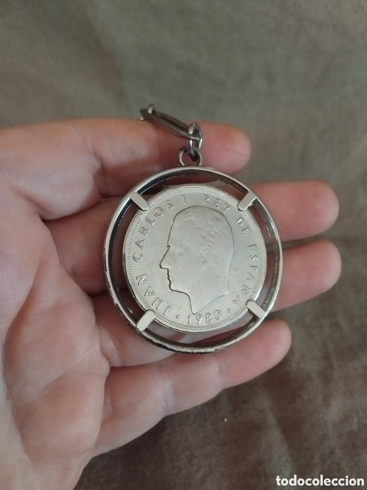 Coleccionismo de llaveros: Llavero con moneda 1982 - Foto 3