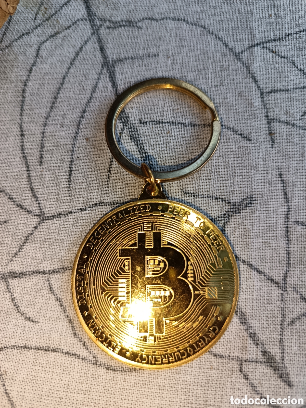 Coleccionismo de llaveros: Llavero dorado de Bitcoin - Foto 3