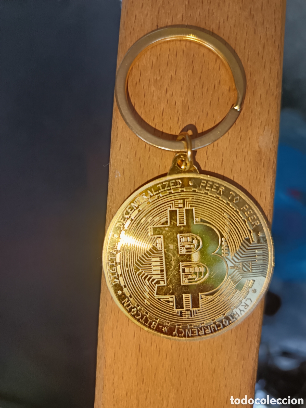 Coleccionismo de llaveros: Llavero dorado de Bitcoin - Foto 4