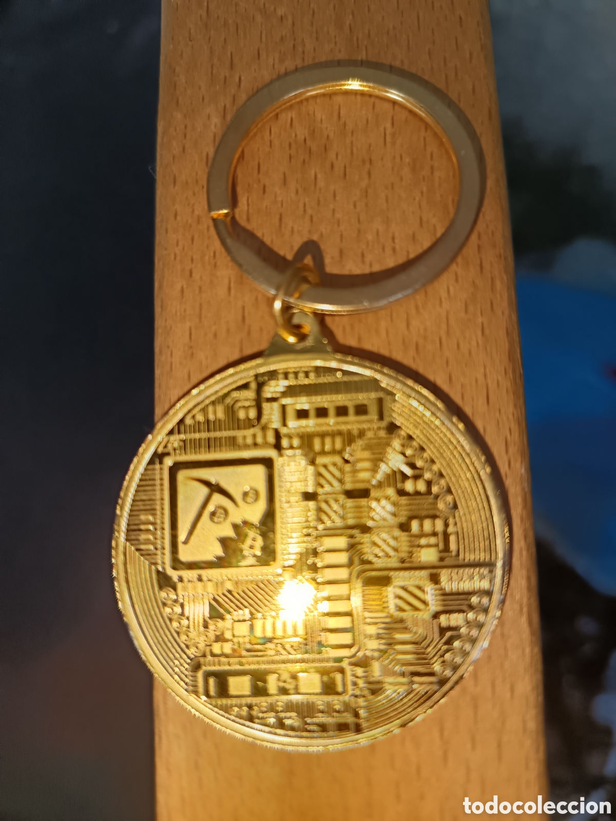 Coleccionismo de llaveros: Llavero dorado de Bitcoin - Foto 5