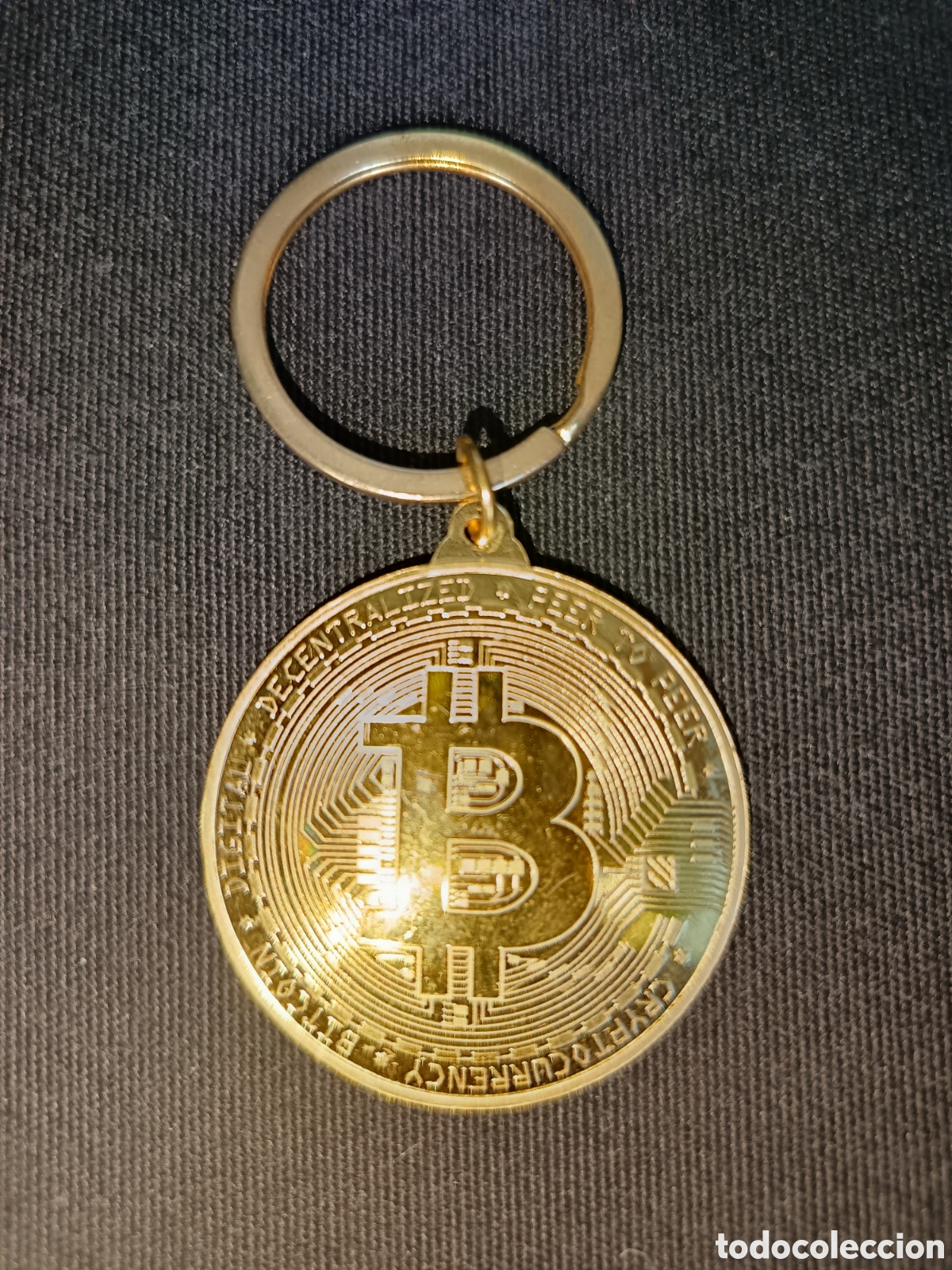 Coleccionismo de llaveros: Llavero dorado de Bitcoin - Foto 1