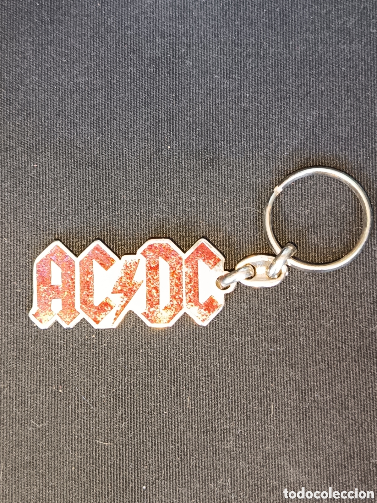Collection of Keychains: Llavero brillante logo AC/DC