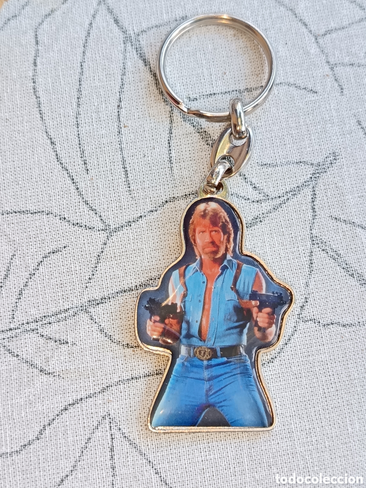Collection of Keychains: Llavero de silueta de Chuck Norris