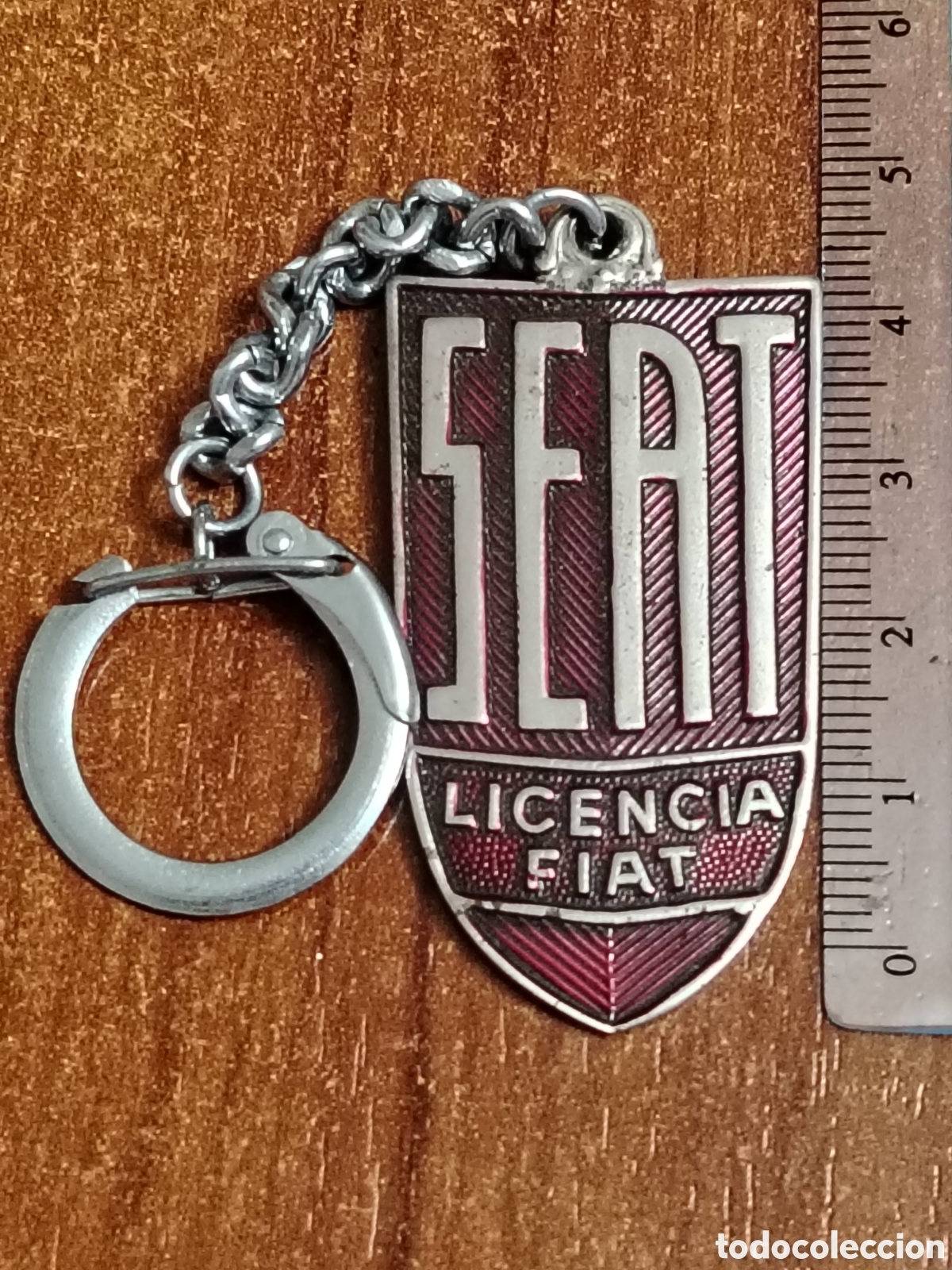 Coleccionismo de llaveros: Llavero antiguo de la marca de coche Seat