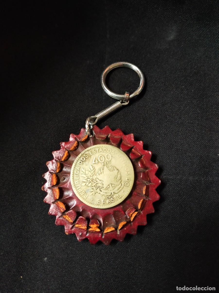 Coleccionismo de llaveros: LLAVERO ARTESANAL DE CUERO REPUJADO CON MONEDA HIST&Oacute;RICA BRASILE&Ntilde;A (1901). ESTADOS UNIDOS DO BRASIL