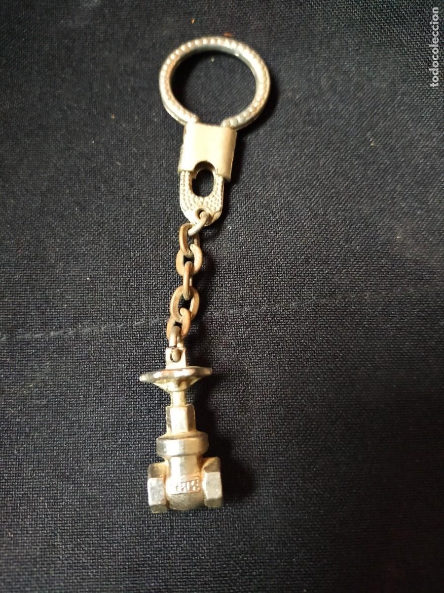 Coleccionismo de llaveros: ANTIGUO LLAVERO VALVULA VINTAGE - MARCA TRM - METAL MACIZO. A&Ntilde;OS 70