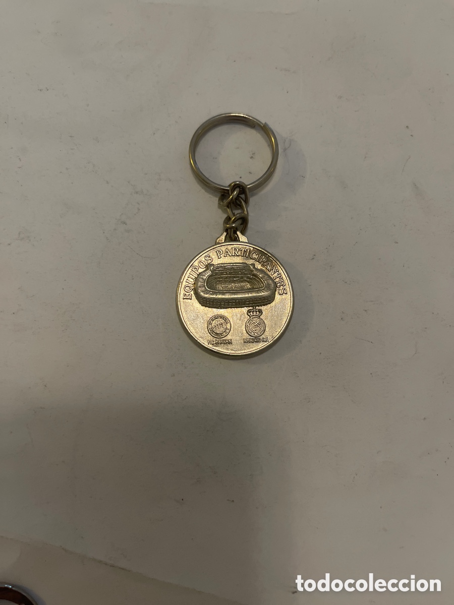 Coleccionismo de llaveros: llavero conmemorativo met&aacute;lico del Trofeo Santiago
