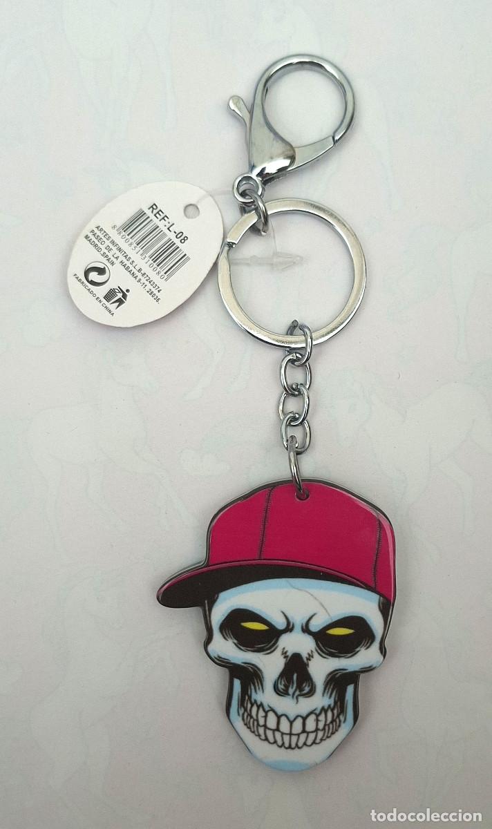 Coleccionismo de llaveros: Llavero calavera con gorra