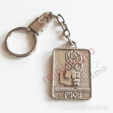 Coleccionismo de llaveros: ANTIGUO LLAVERO SOCIALISMO ES LIBERTAD LEMA PSOE TRANSICI&Oacute;N POL&Iacute;TICA ESPA&Ntilde;A LOGOTIPO LOGO SOCIALISTA