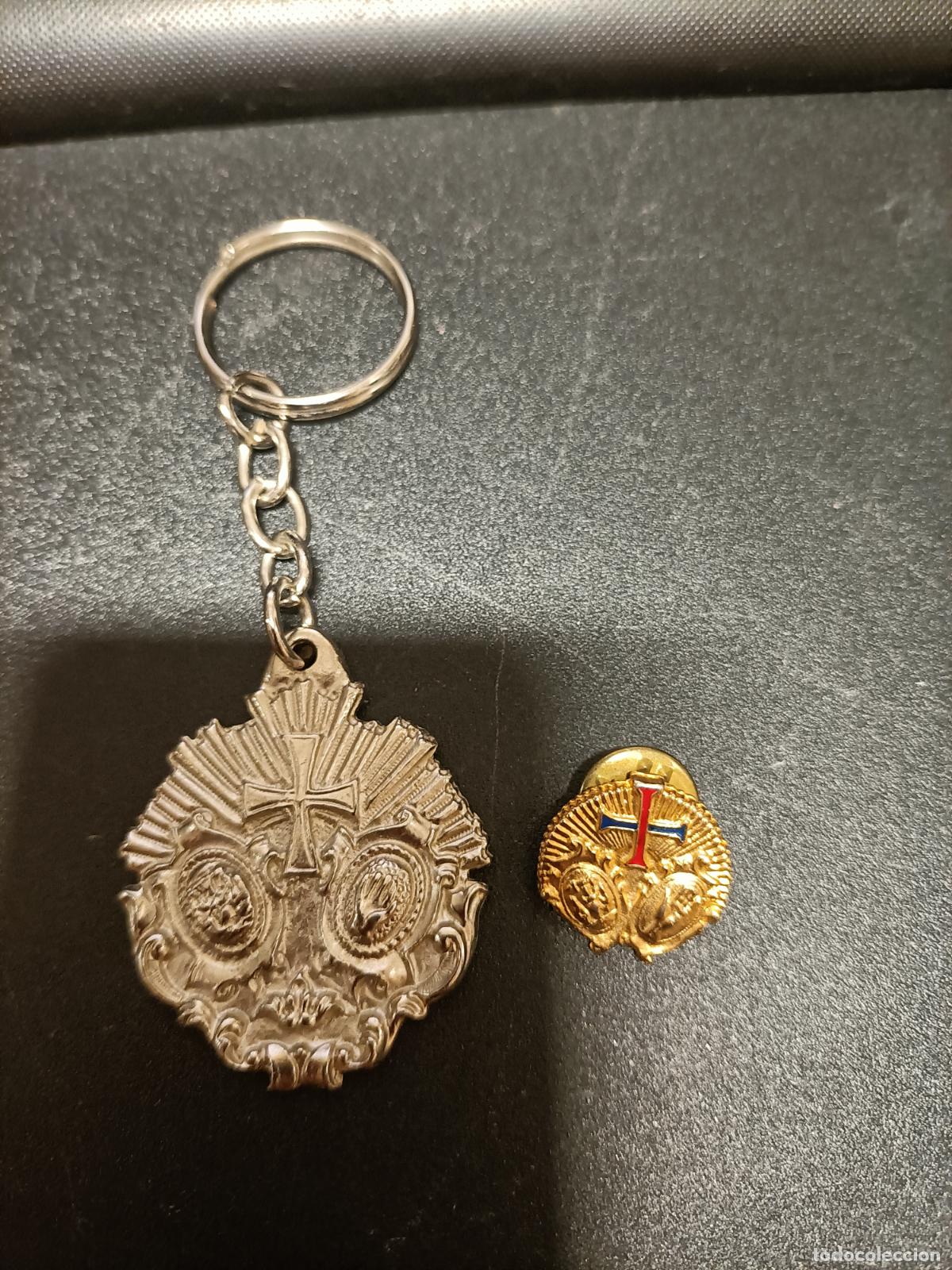 Coleccionismo de llaveros: LOTE DE LLAVERO Y PIN HERMANDAD DEL DULCE NOMBRE SEMANA SANTA DE SEVILLA