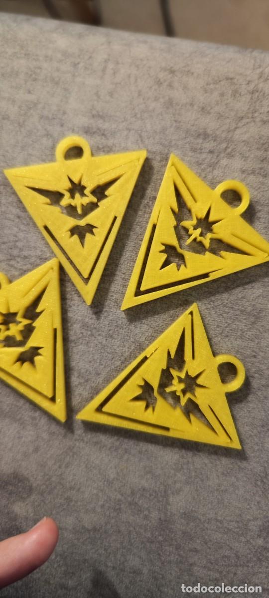 Coleccionismo de llaveros: 4 Llaveros Pok&eacute;mon GO (equipo Instinto) Team Instinct