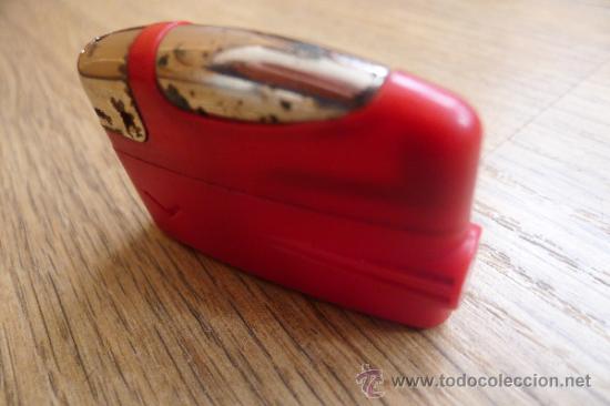 Mecheros: Mechero Ronson de plastico rojo - Foto 2