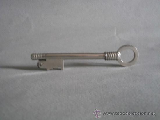 Mecheros: Mechero en forma de llave - Foto 1