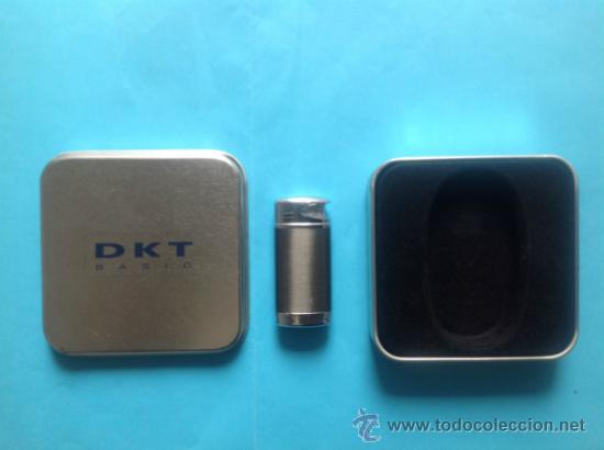 Mecheros: MECHERO DKT BASIC CON SU CAJA MET&Aacute;LICA - Foto 1