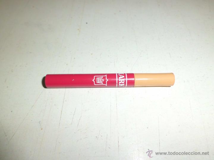 Mecheros: mechero tipo cigarrillo de lark - Foto 1