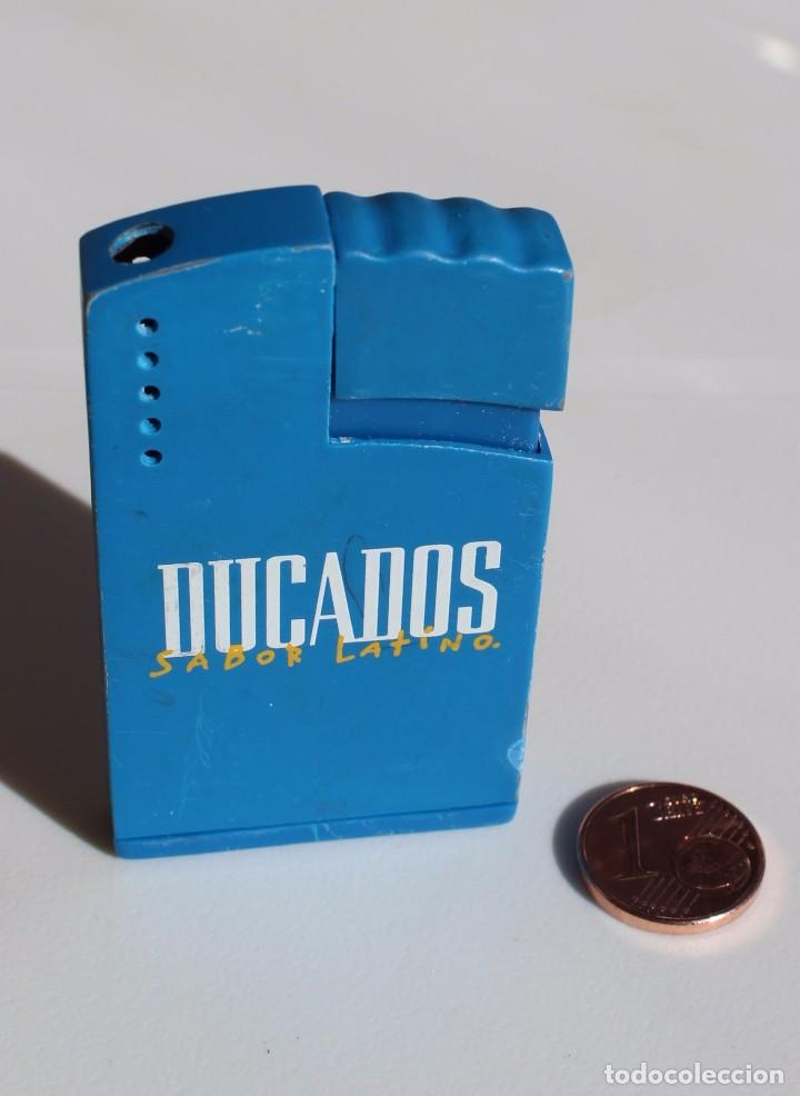 Mecheros: Mechero  marca : Ducados. - Foto 2