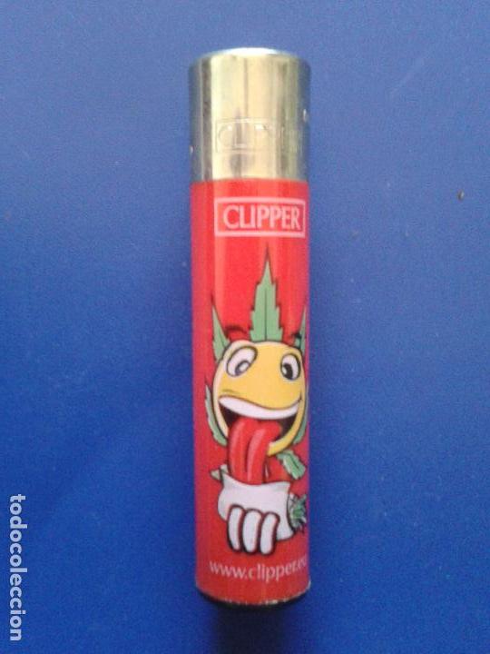 Mecheros: MECHERO ENCENDEDOR CLIPPER ROJO MARIHUANA MARIGUANA , EMOTICONO LIANDO CIGARRO