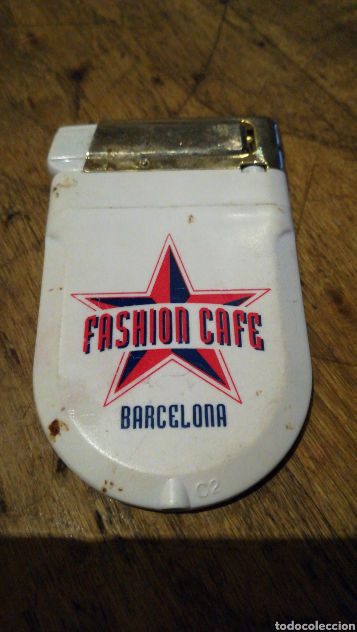 Briquets: Mechero fashion caf&eacute;