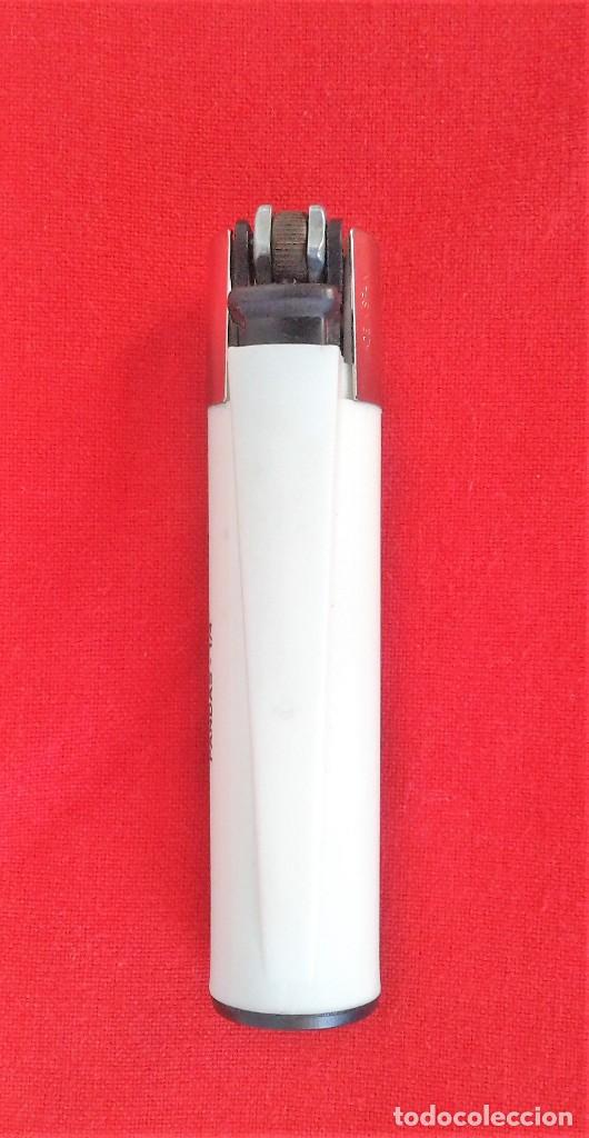 Mecheros: Mechero Clipper PANDA LOVE, recargable - Foto 3