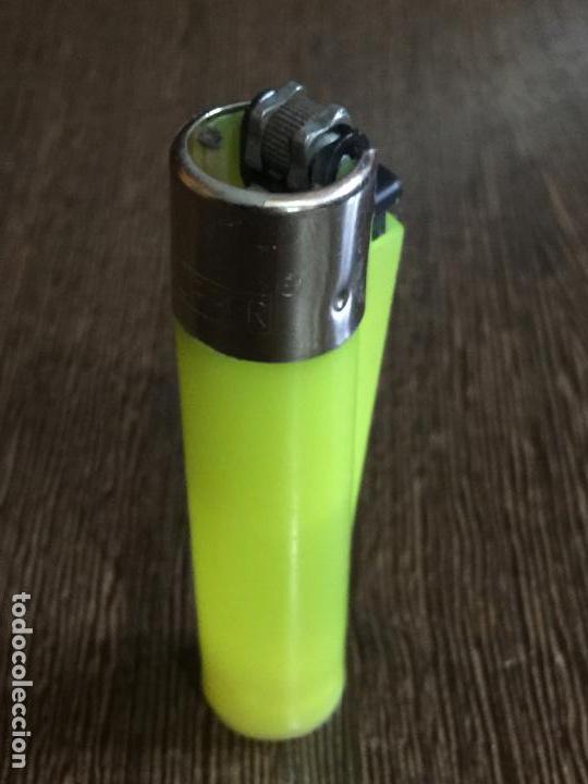 Mecheros: MECHERO CLIPPER RASCADOR PENTAGONAL. Color amarillo.