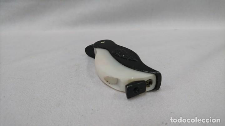 Mecheros: MECHERO CON FORMA DE PING&Uuml;INO - Foto 3
