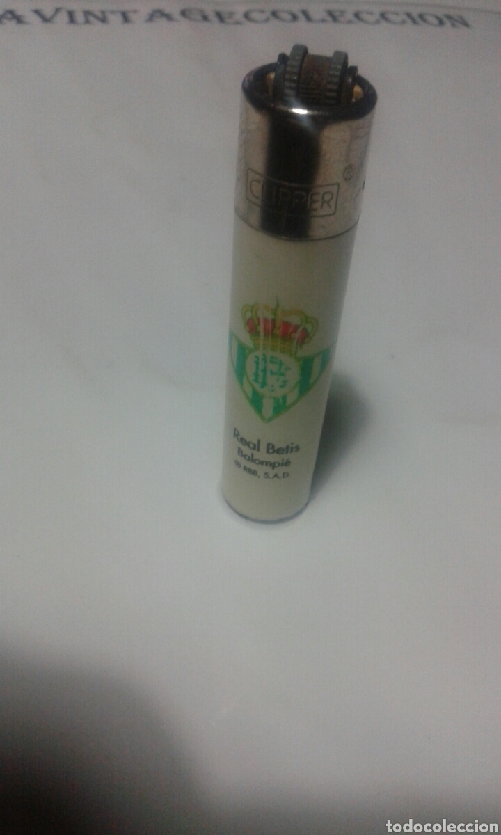 Mecheros: Mechero clipper con rascador redondo.