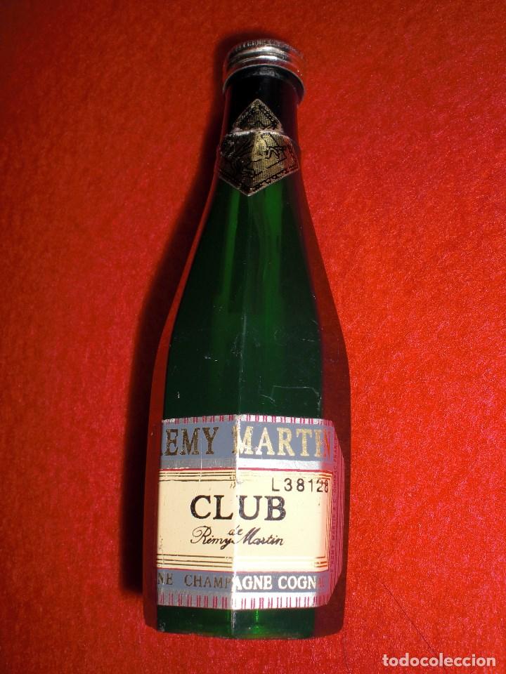 Mecheros: ENCENDEDOR DE GASOLINA CON FORMA DE BOTELLA DE LA MARCA REMY MARTIN