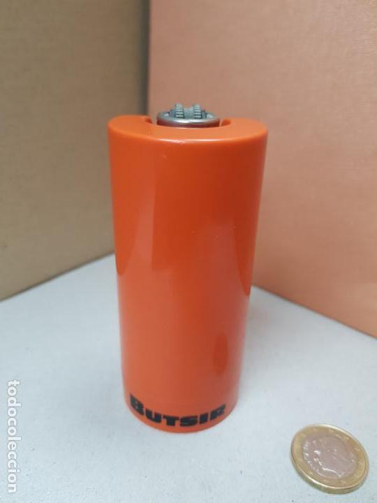 Mecheros: Mechero clipper blanco con funda de butsir - Foto 1