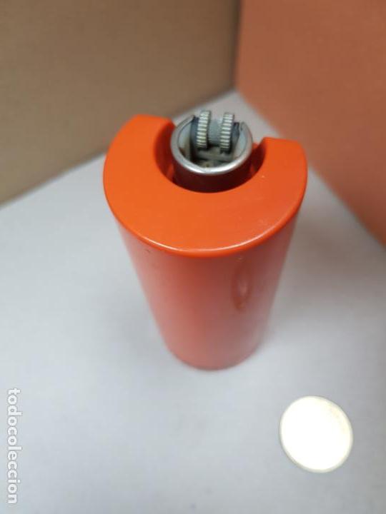 Mecheros: Mechero clipper blanco con funda de butsir - Foto 12