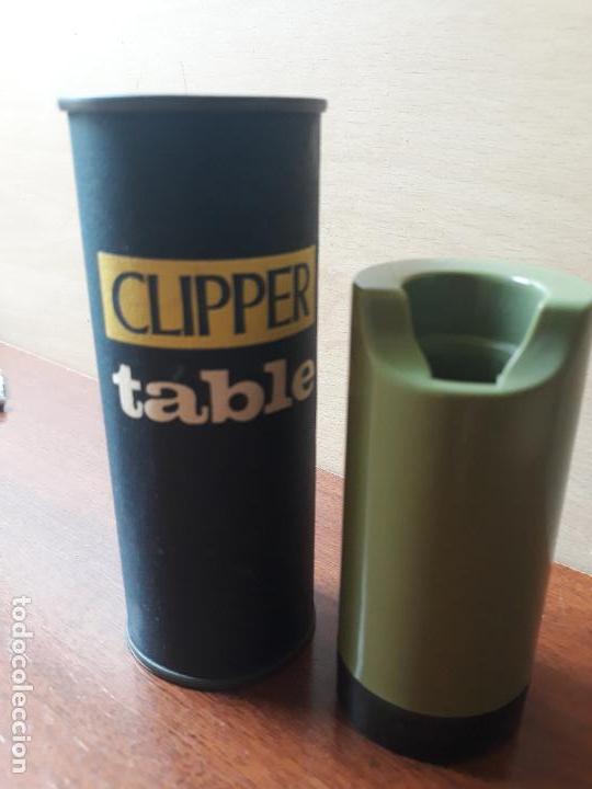 Mecheros: Clipper table en su caja- funda color verde para mechero regulable