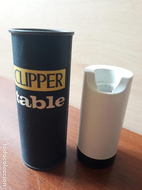Mecheros: Clipper table en su caja- funda color blanco para mechero regulable