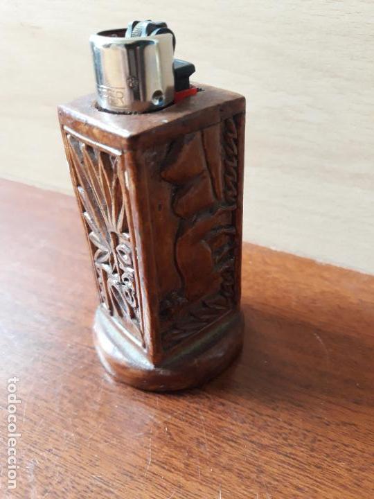 Mecheros: Funda de mechero para clipper de madera tallada- animales cacer&iacute;a ciervo conejo pajaro