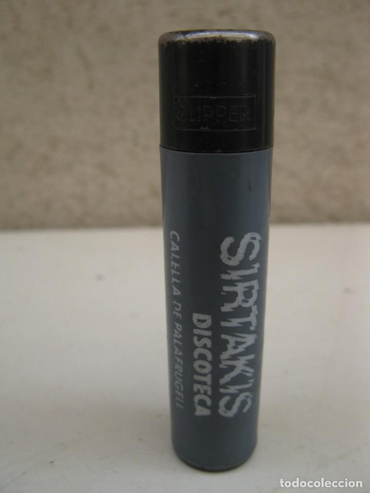 Mecheros: ANTIGUO MECHERO CLIPPER CON PUBLICIDAD DE LA DISCOTECA SIRTAKIS (CALELLA DE PALAFRUGELL).