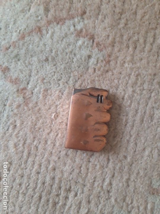 Mecheros: Mechero de cobre forma de mano funcionando - Foto 2