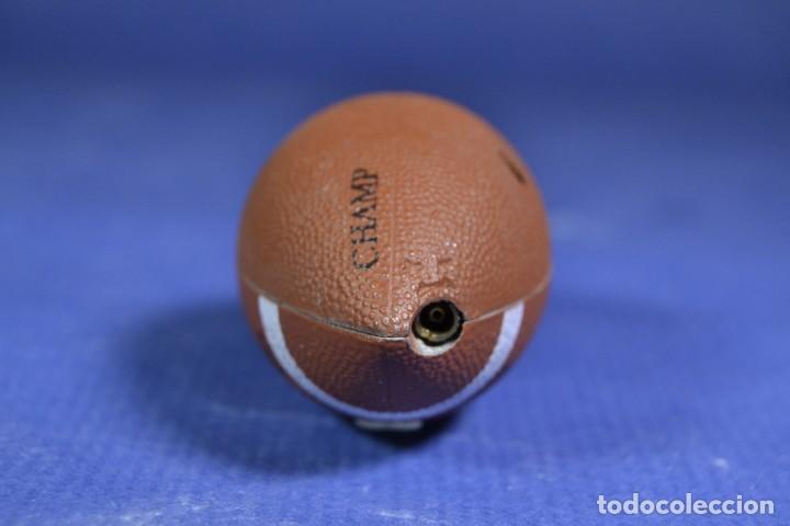 Mecheros: Mechero con forma de bal&oacute;n de rugby - Foto 3
