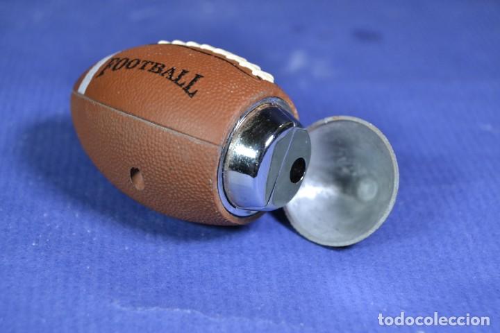Mecheros: Mechero con forma de bal&oacute;n de rugby - Foto 2