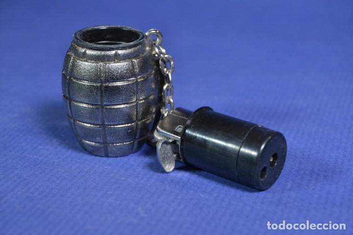 Mecheros: Mechero llavero con forma de granada 1 - Foto 3