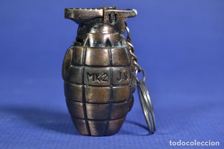 Mecheros: Mechero llavero con forma de granada 3 - Foto 5