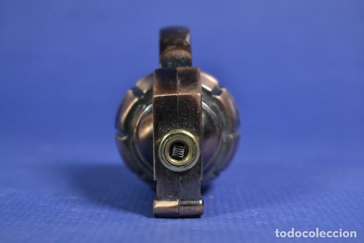 Mecheros: Mechero con forma de granada 2 - Foto 2