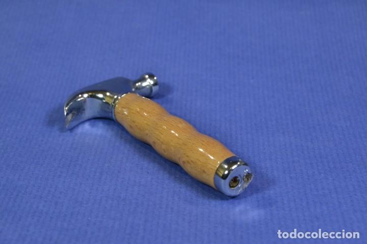 Mecheros: Mechero con forma de herramienta: martillo - Foto 2