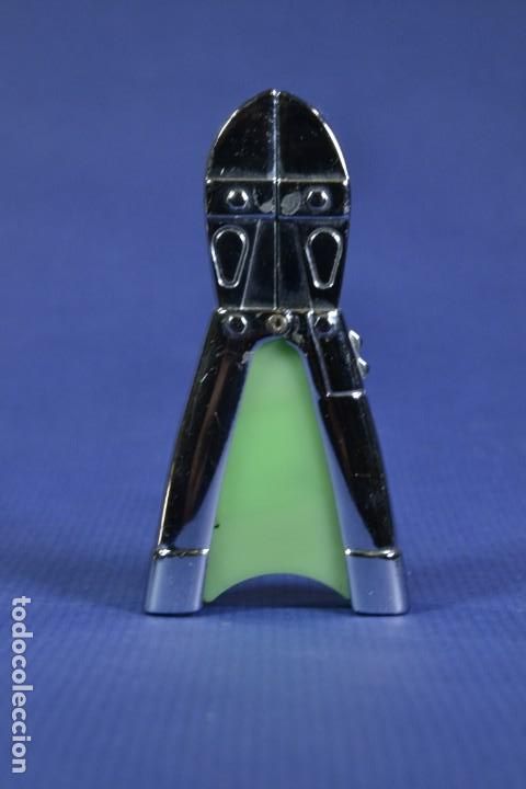 Mecheros: Mechero con forma de herramienta: cizalla verde - Foto 1