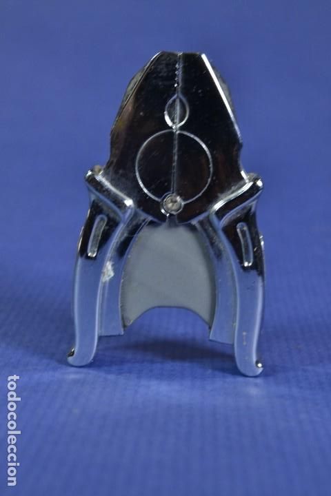 Mecheros: Mechero con forma de herramienta: alicates - Foto 1
