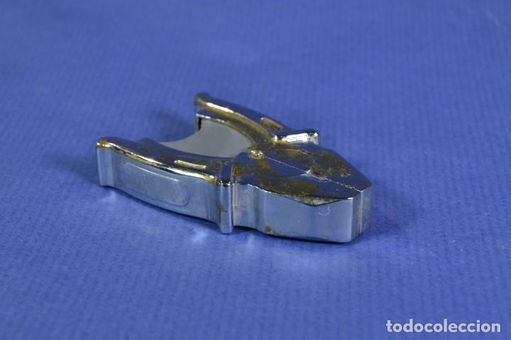 Mecheros: Mechero con forma de herramienta: alicates - Foto 2