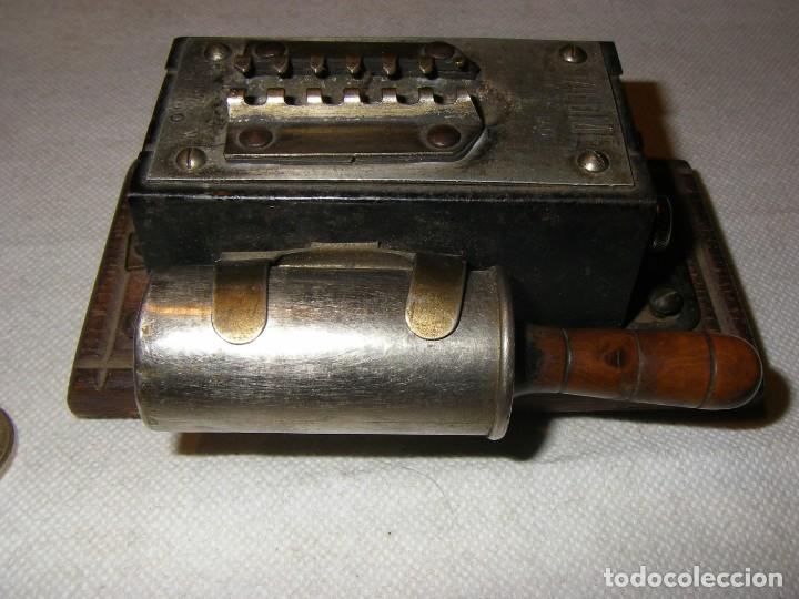 Mecheros: Antiguo encendedor de pared - Foto 4