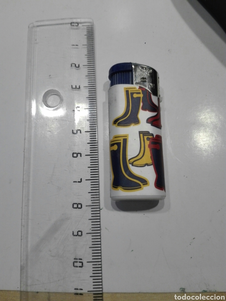 Mecheros: MECHERO GAS BIC BOTAS DE AGUA - Foto 1
