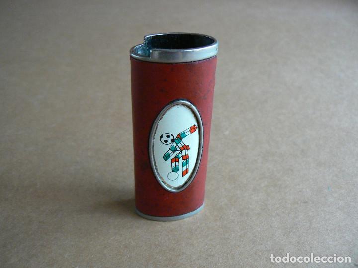 Mecheros: Funda mechero BIC con la mascota Ciao del Mundial de Futbol Italia 1990 metal y cuero SIP