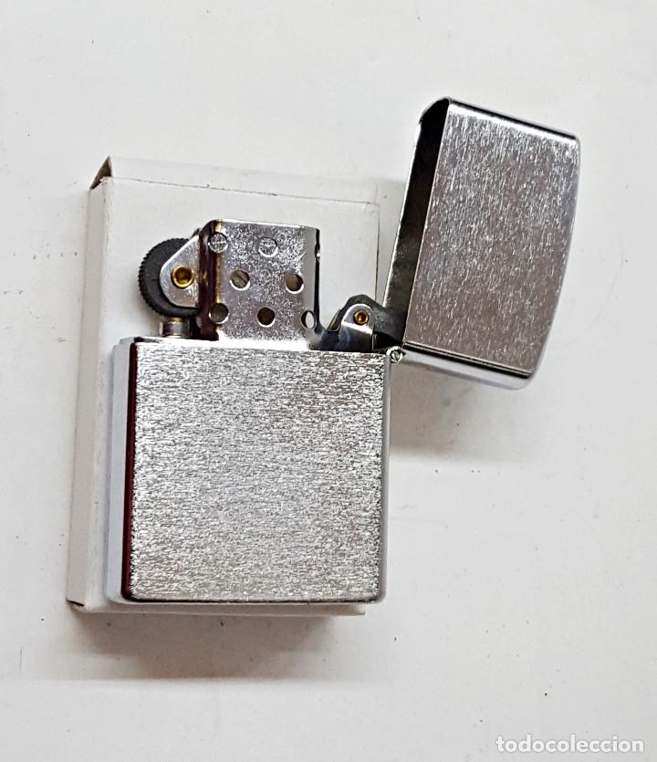 Mecheros: Mechero tipo Zippo plateado. - Foto 3
