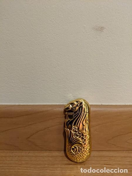 Mecheros: MECHERO DORADO EN FORMA DE LE&Oacute;N EN SU FUNDA - Foto 2