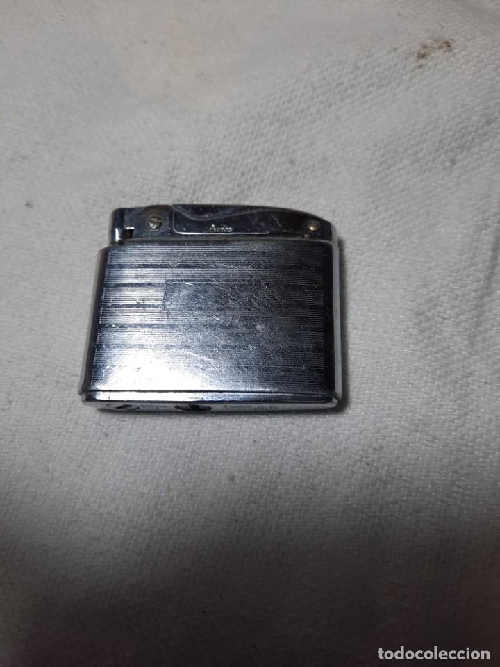 Mecheros: Antiguo encendedor plateado - Foto 2