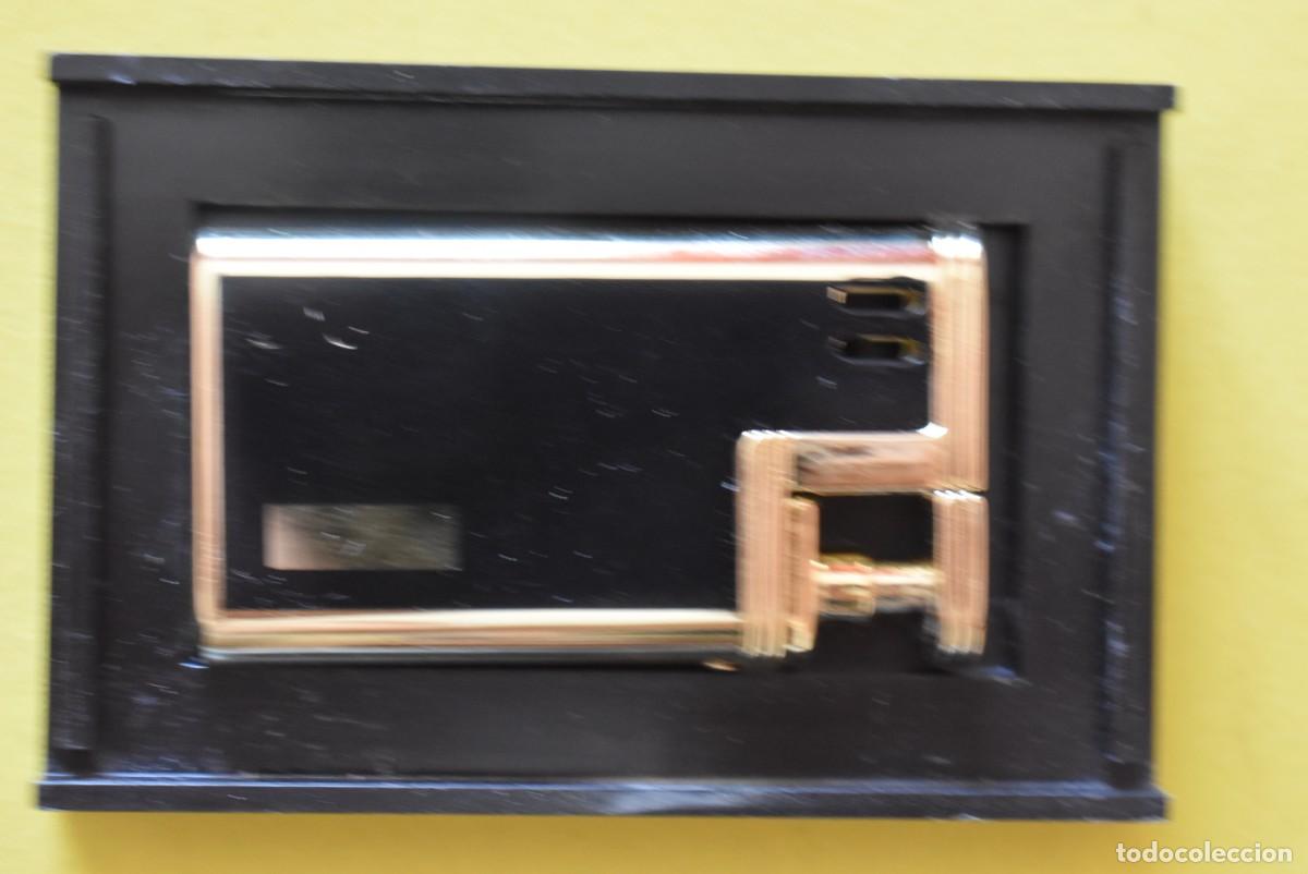 Mecheros: Antiguo mechero en caja recargable. - Foto 2